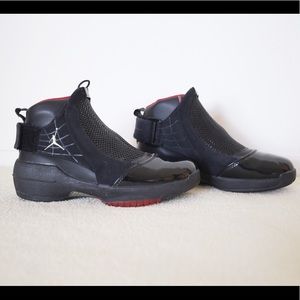 Black & Red Jordan XIX Size 5